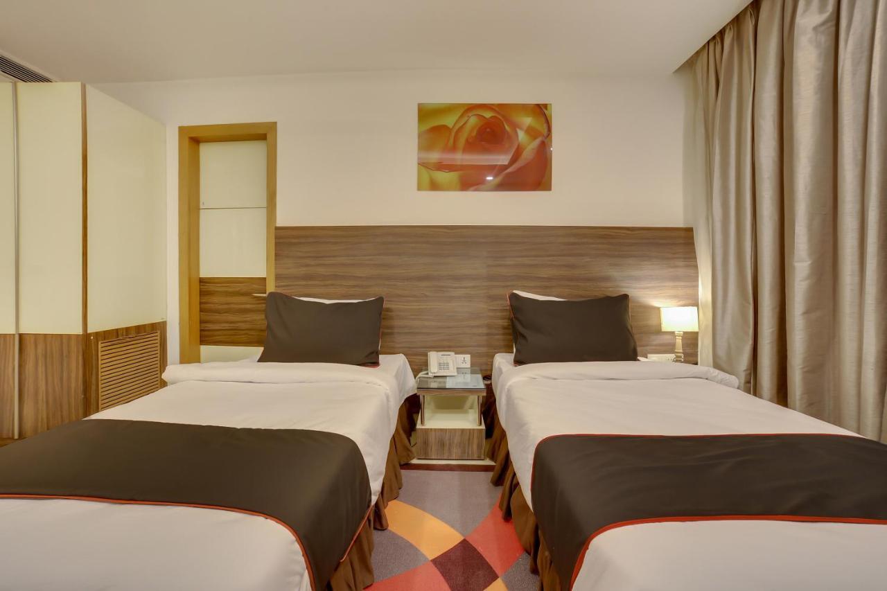 Hotel Townhouse Oak Safdarjung Neu-Delhi Exterior foto