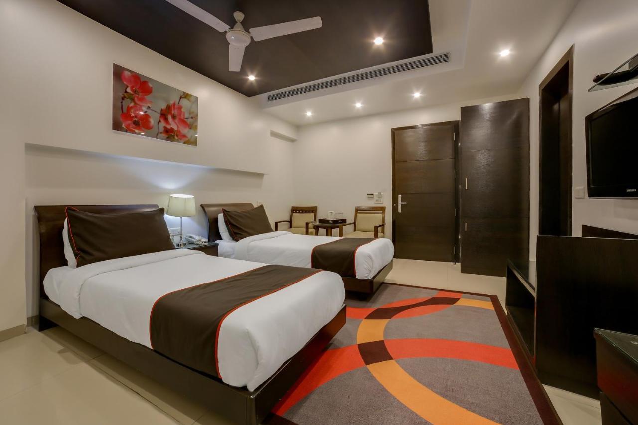 Hotel Townhouse Oak Safdarjung Neu-Delhi Exterior foto
